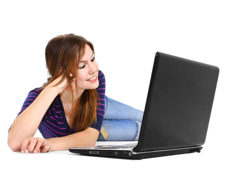 femme ordinateur tic internet