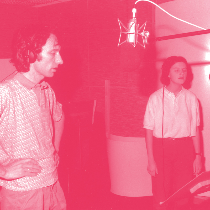 Pierre Chemin et une chanteuse dans le studio son